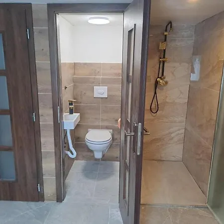 Villa 16 *