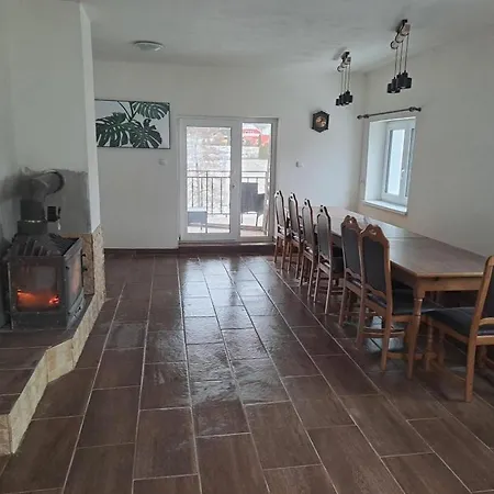 Villa 16 *